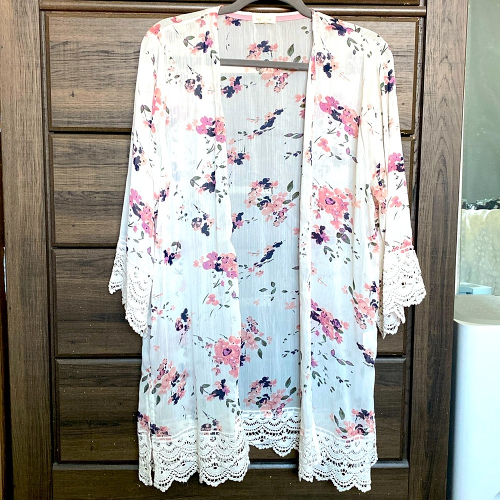 Brand New, never worn kimono blouse